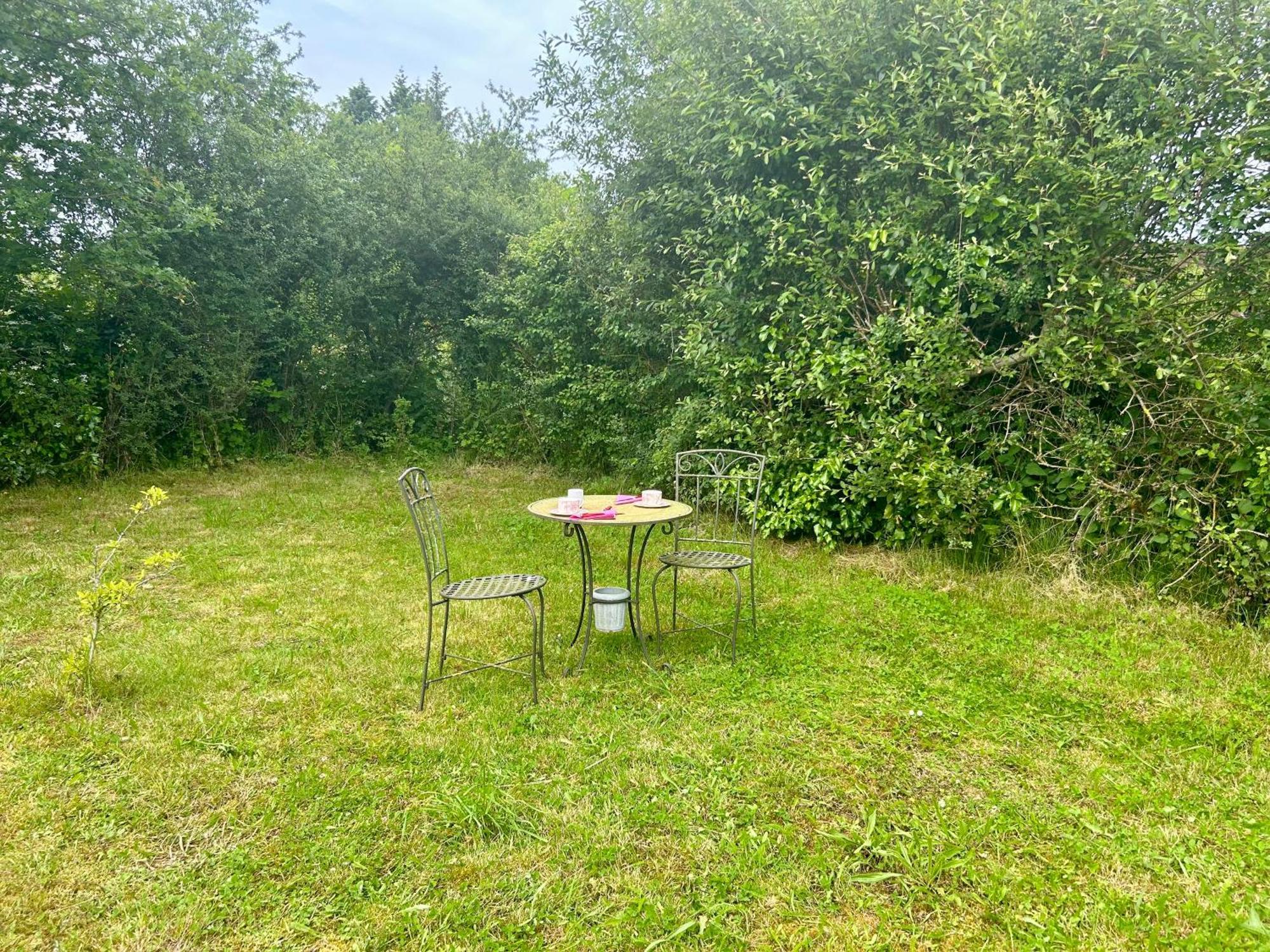 Chambre Au Jardin Tente De Charme Eguzon-Chantome 외부 사진